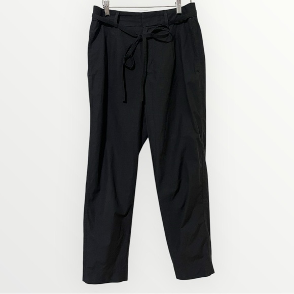 Everlane Pants - Everlane The Poplin Pleated Taper Pant in Black Size 6